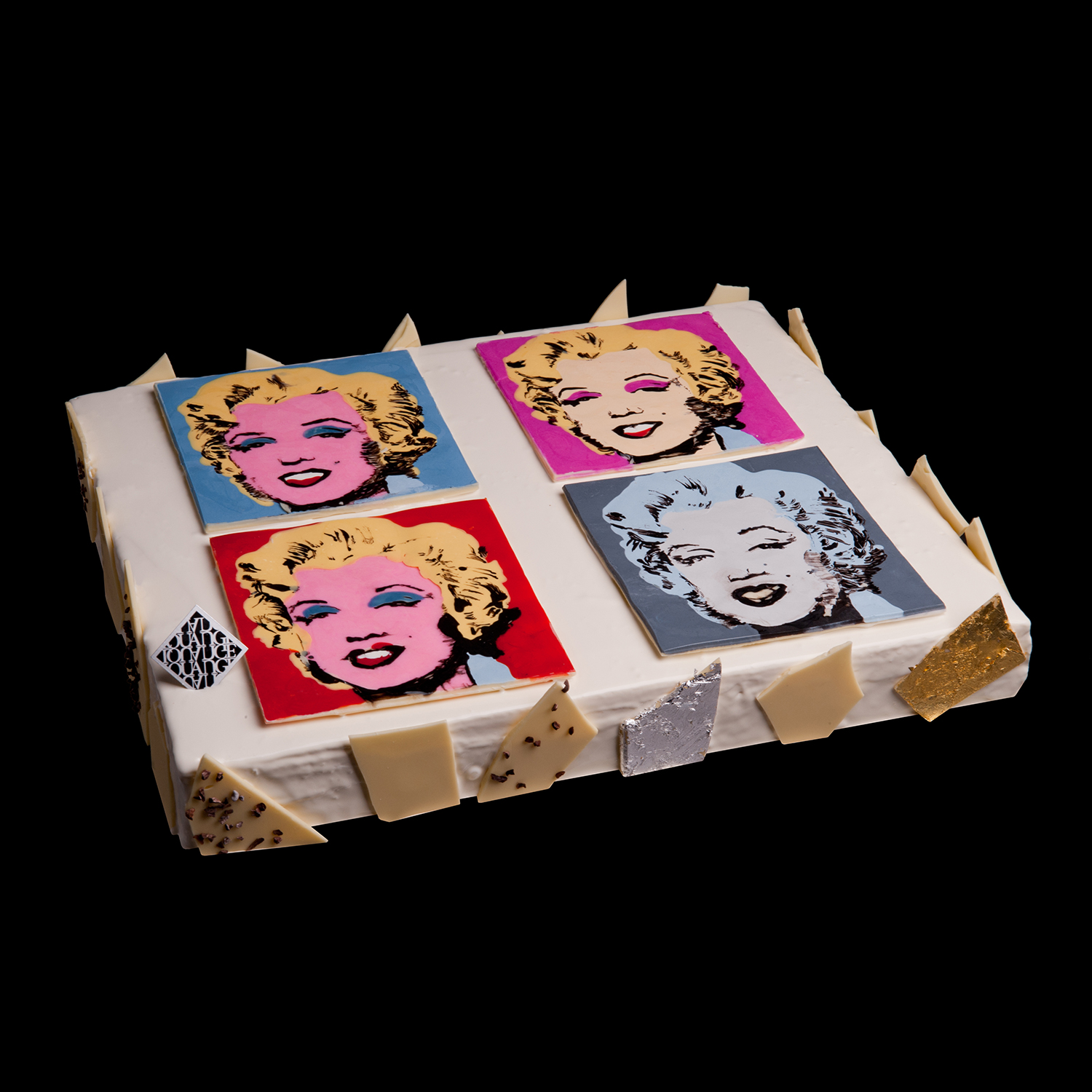 LOUANGE TOKYO （ルワンジュ トーキョー）のお祝い用オーダーアニバーサリーケーキ制作事例